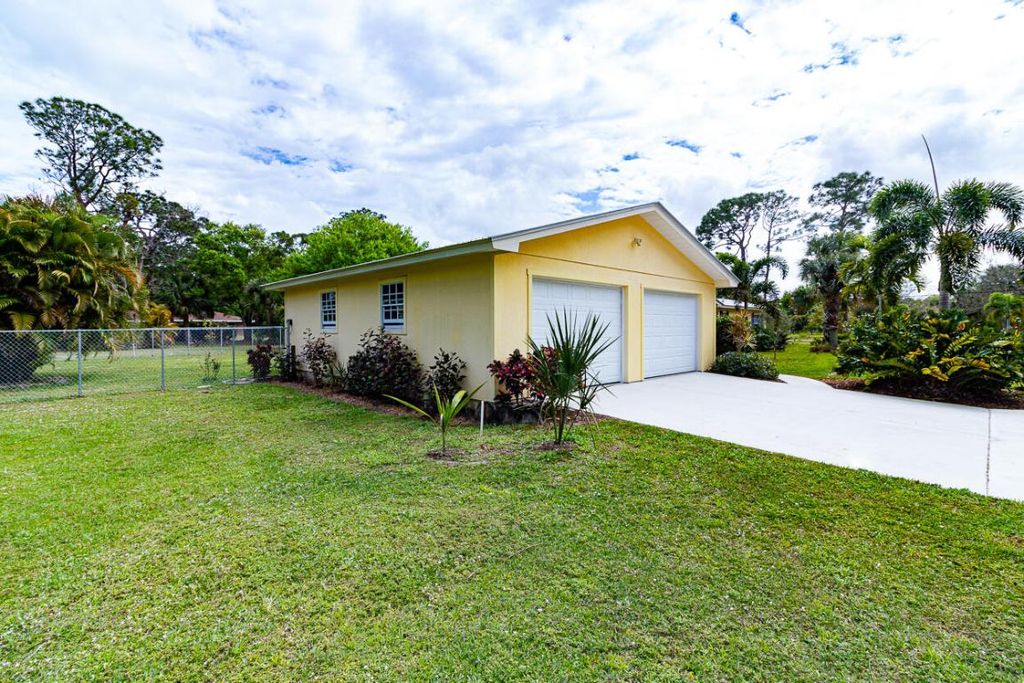 Photo of 2185 SW Ranch Trail, Stuart, FL 34997 (MLS # R10966786)