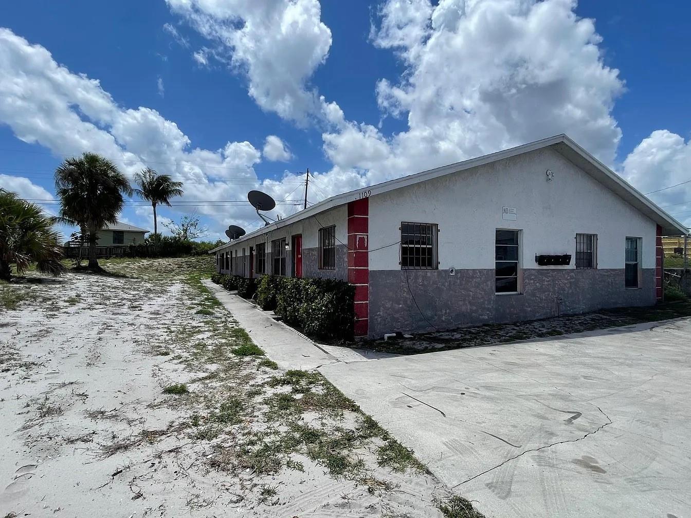 LAURAVILLE AMND PL - Residential Lease