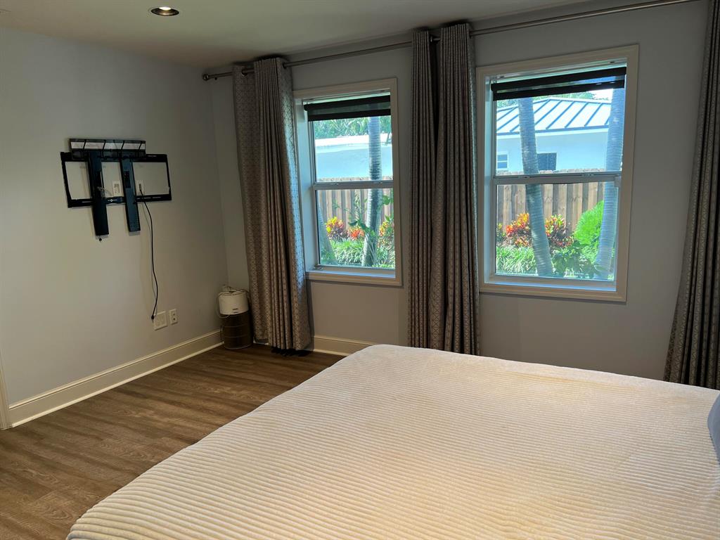 POMPANO ISLES - Residential