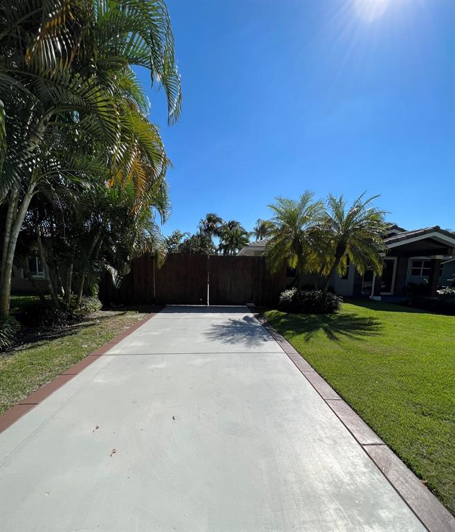 POMPANO ISLES - Residential