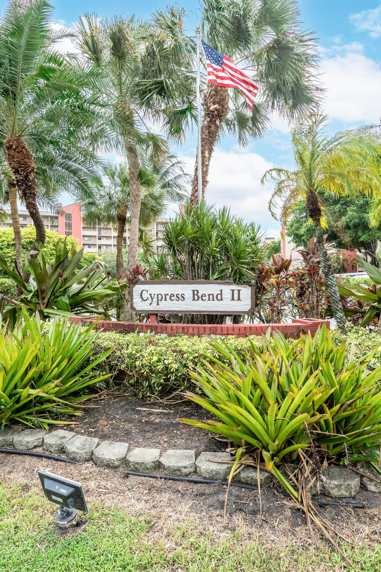 CYPRESS BEND CONDOMINIUM - Residential