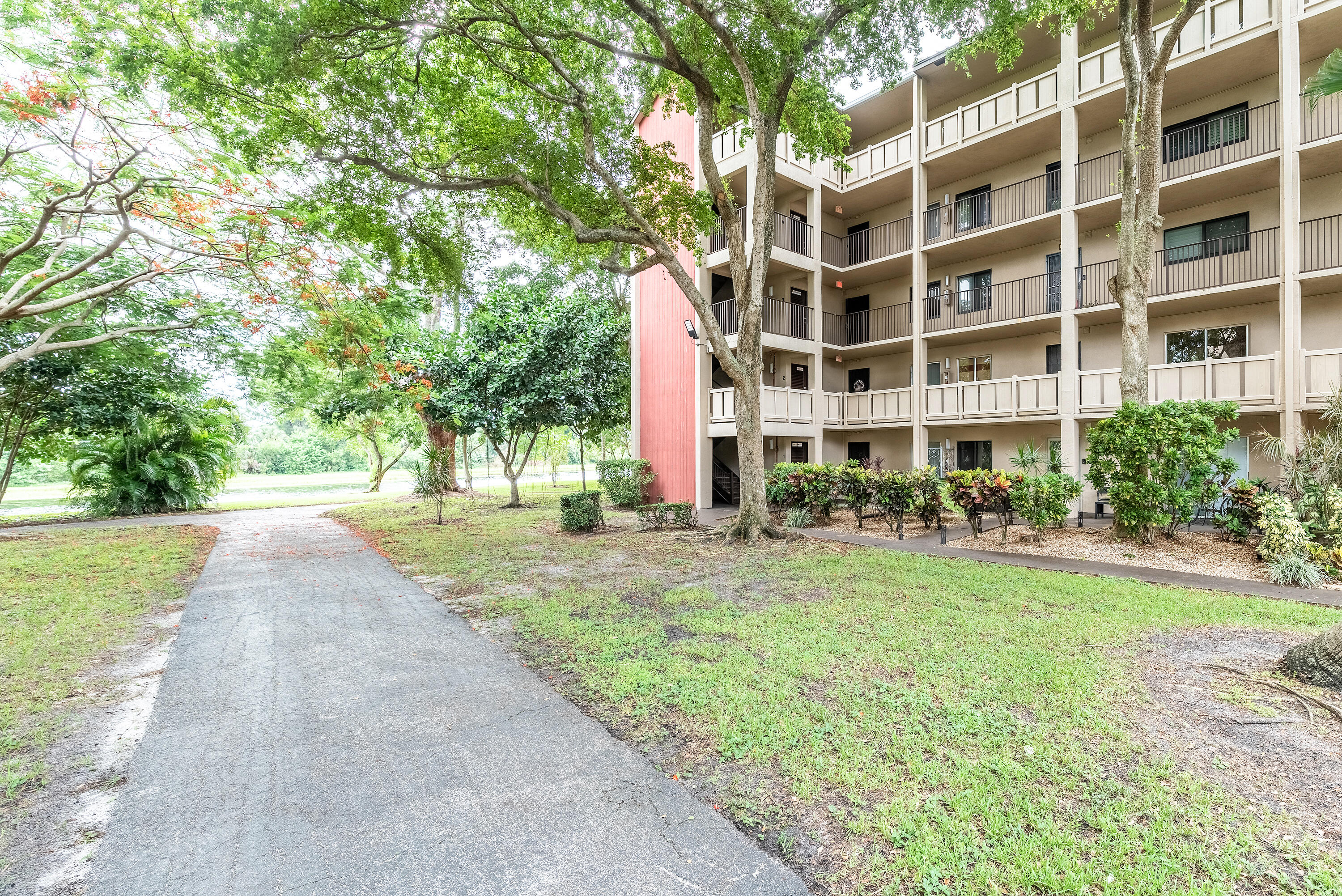 CYPRESS BEND CONDOMINIUM - Residential