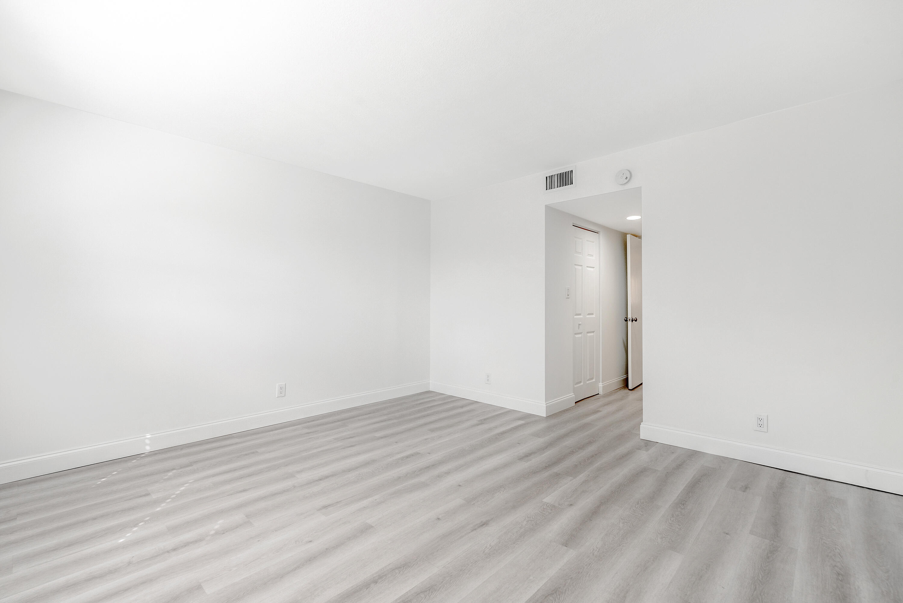 CYPRESS BEND CONDOMINIUM - Residential