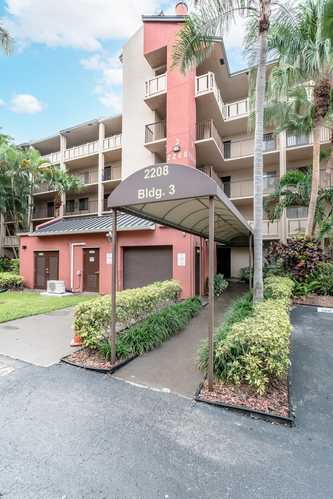 CYPRESS BEND CONDOMINIUM - Residential