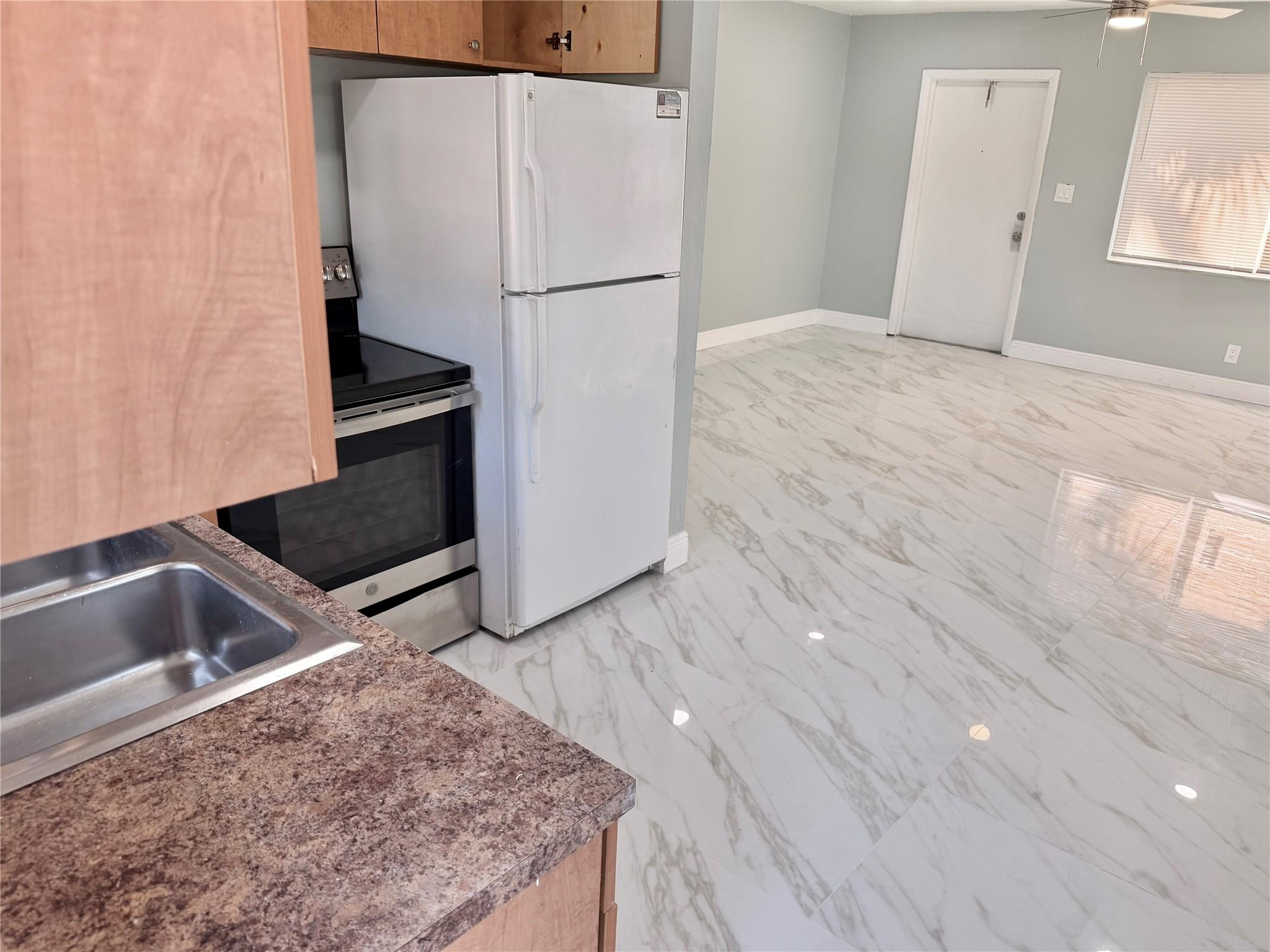 AVONDALE - Residential Income