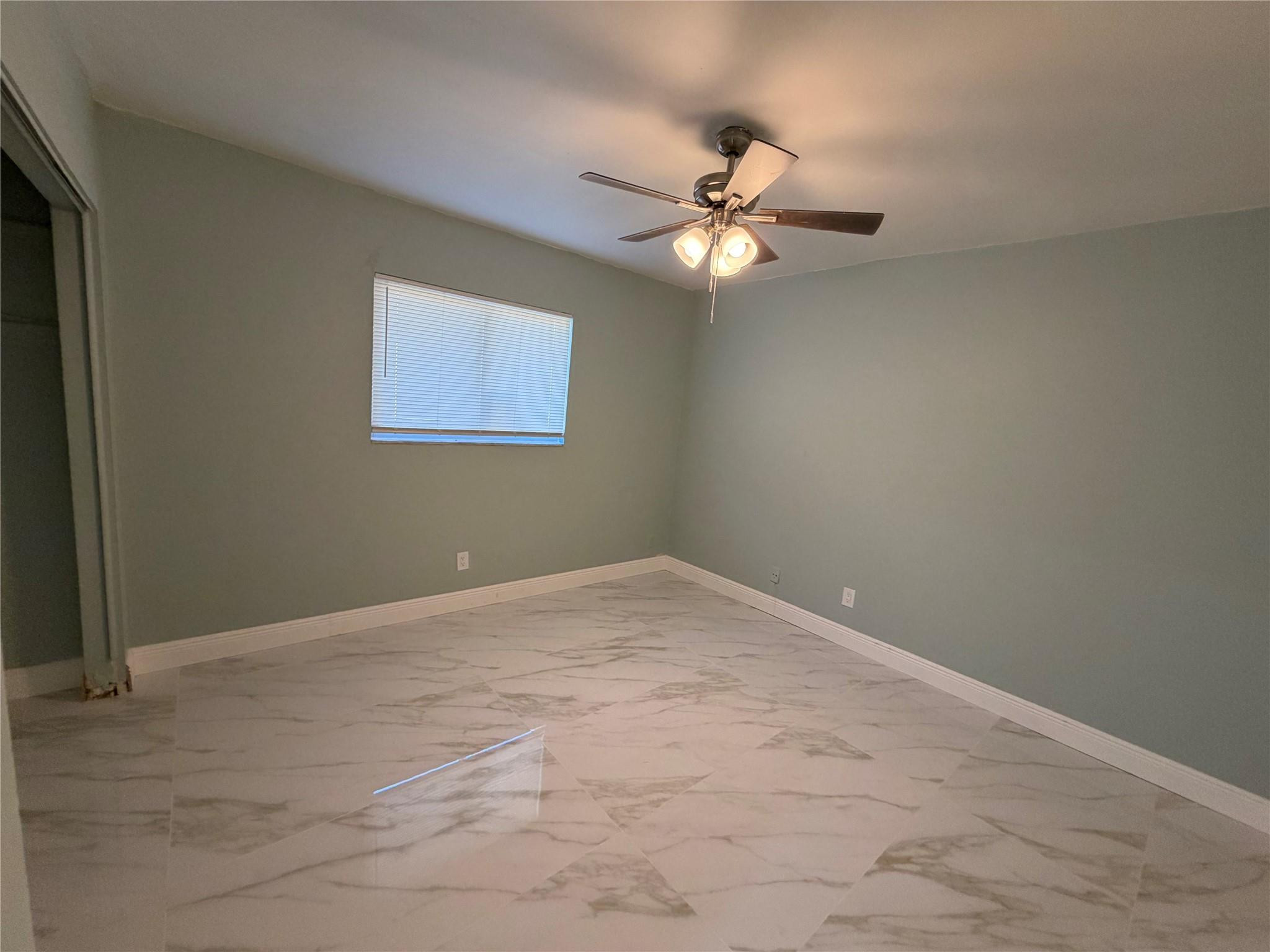 AVONDALE - Residential Income