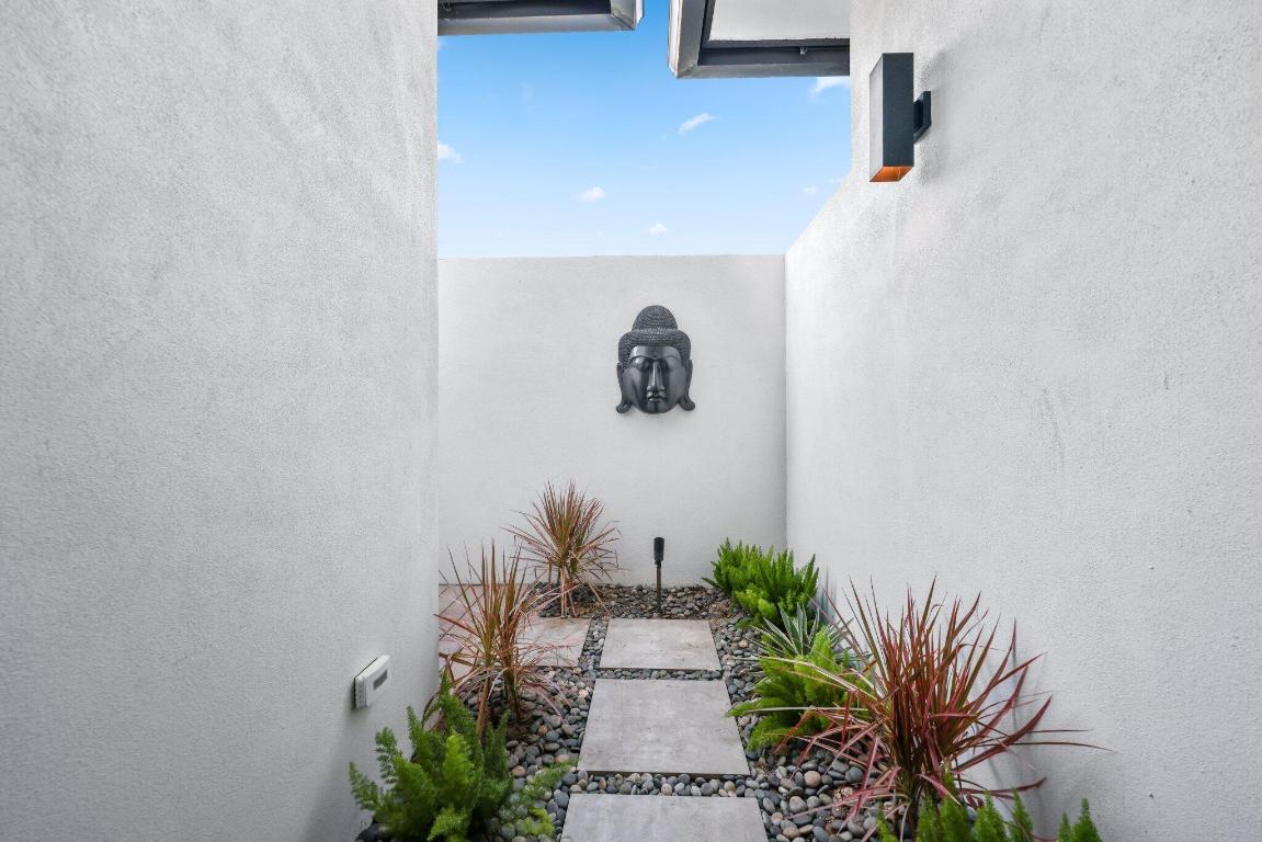 MISSION HILL - Residential