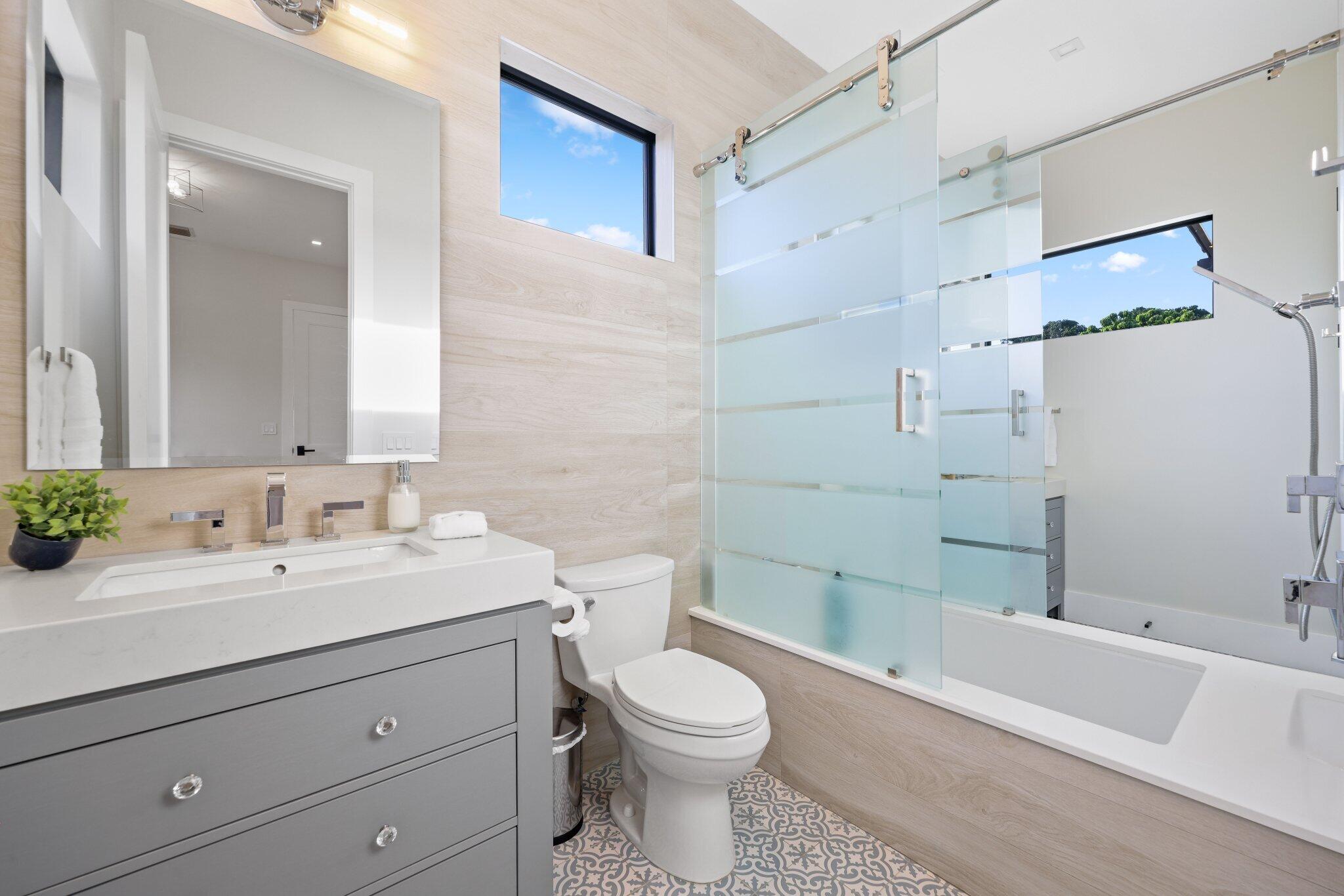 MISSION HILL - Residential