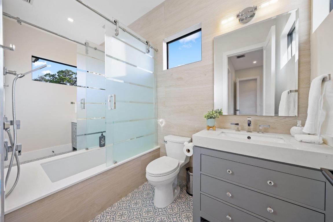 MISSION HILL - Residential