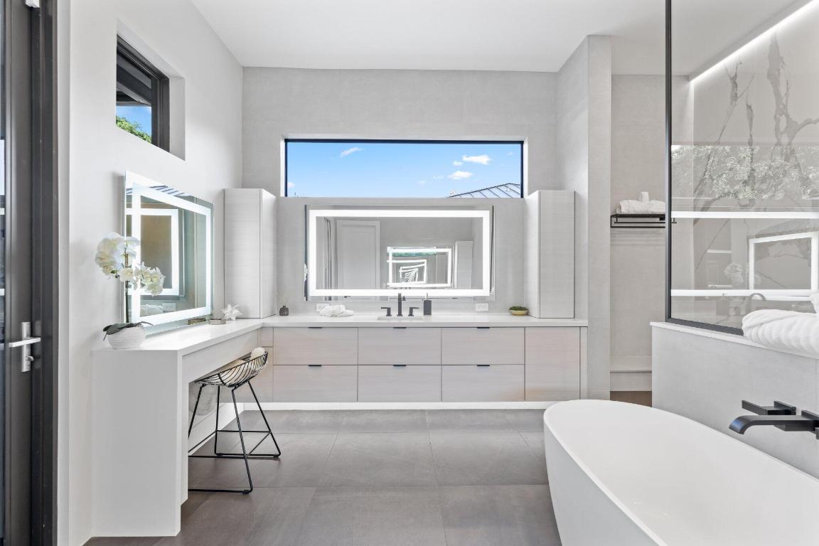 MISSION HILL - Residential