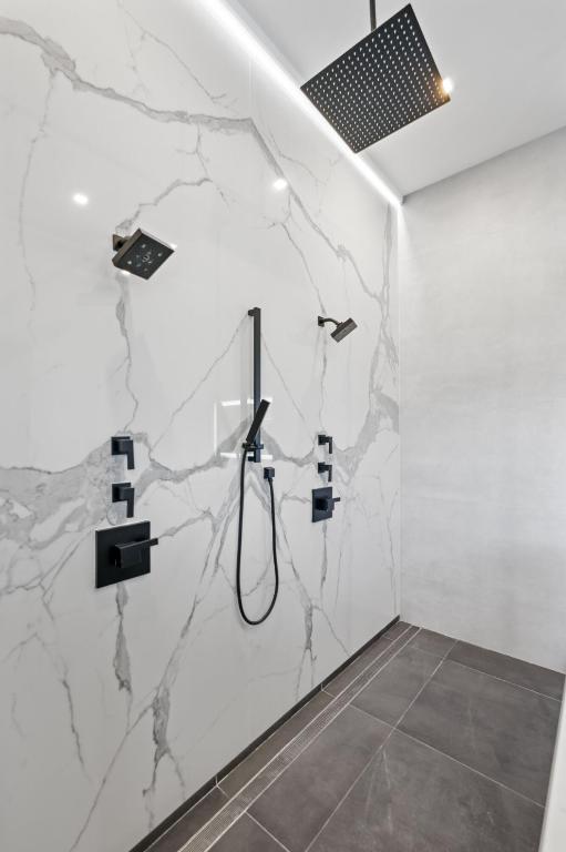 MISSION HILL - Residential