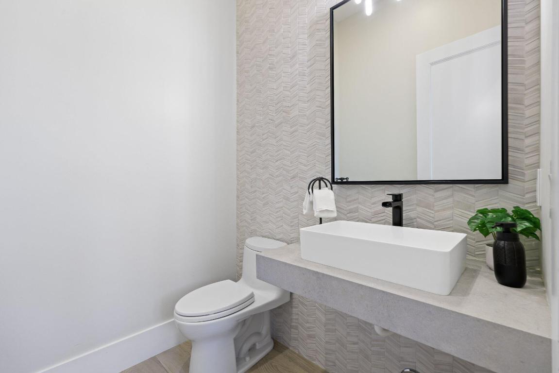 MISSION HILL - Residential