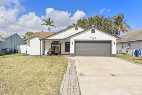 Photo of 6249 Foster Street, Jupiter, FL 33458 (MLS # R11163739)