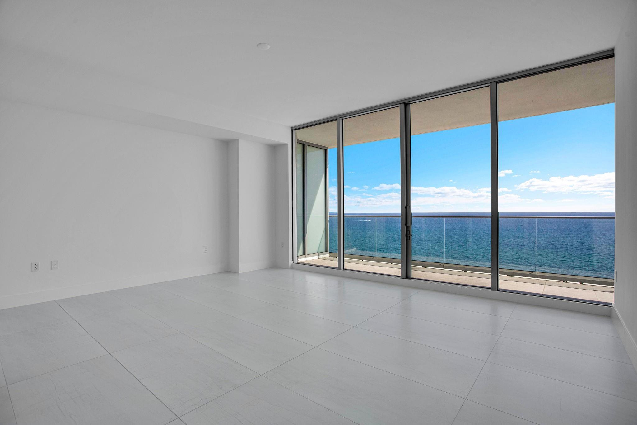 SELENE OCEANFRONT RESIDEN - Residential