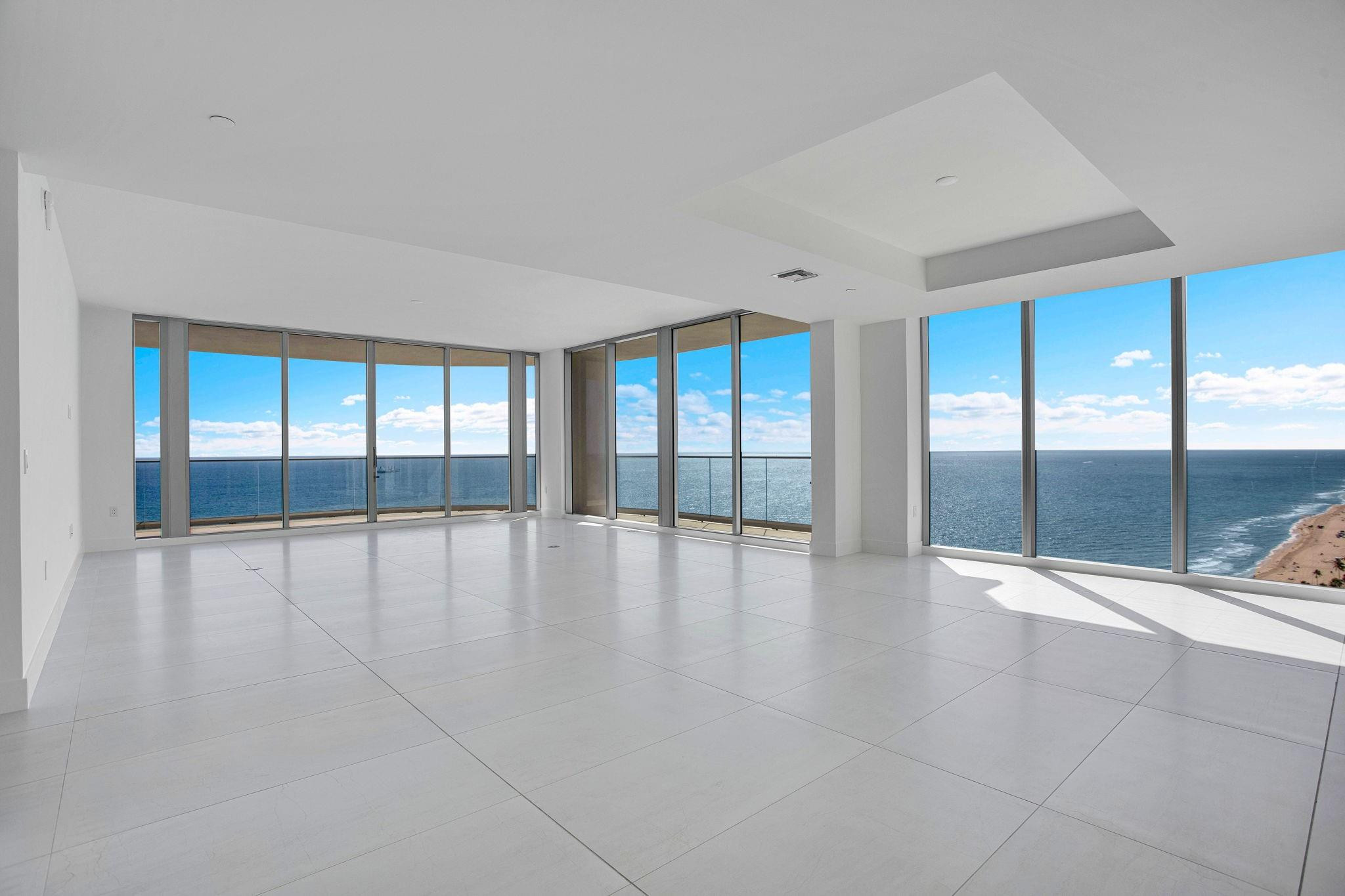 SELENE OCEANFRONT RESIDEN - Residential