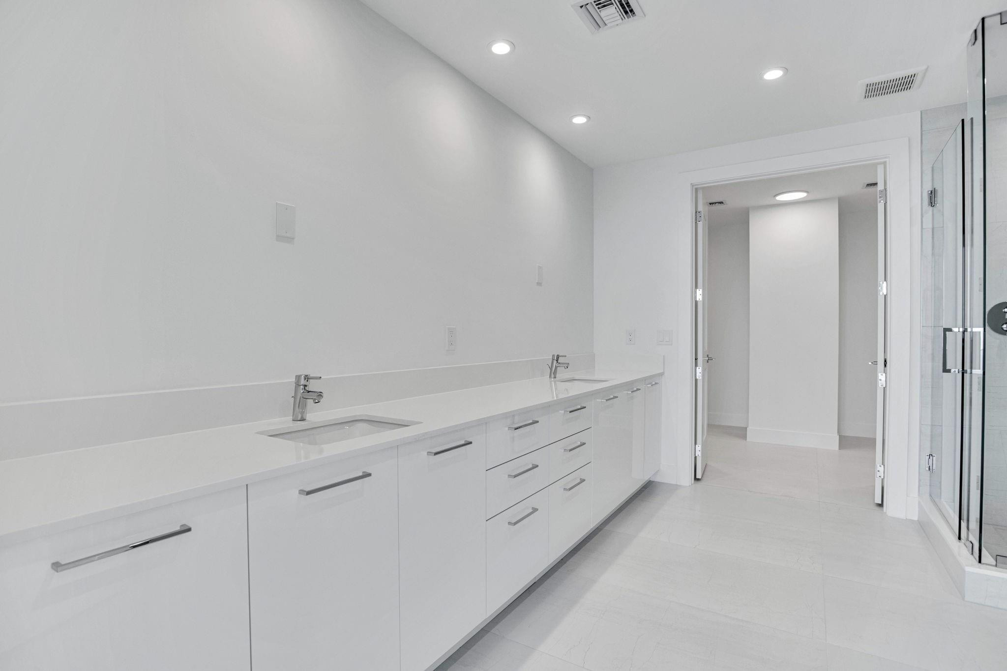 SELENE OCEANFRONT RESIDEN - Residential