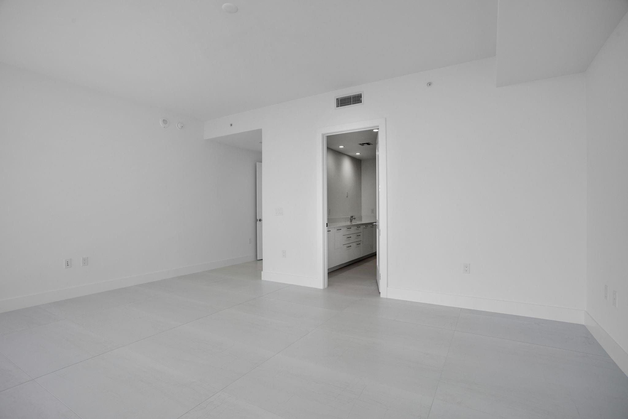 SELENE OCEANFRONT RESIDEN - Residential