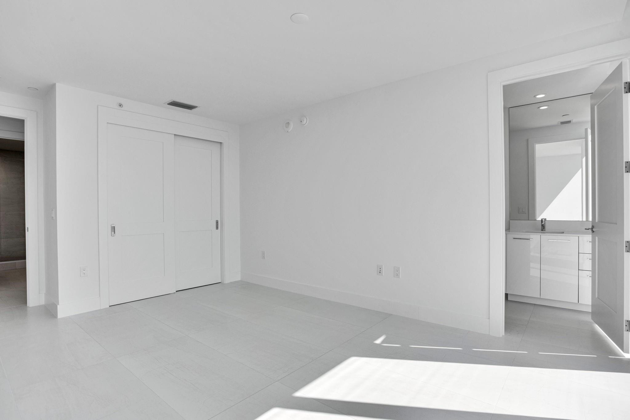 SELENE OCEANFRONT RESIDEN - Residential