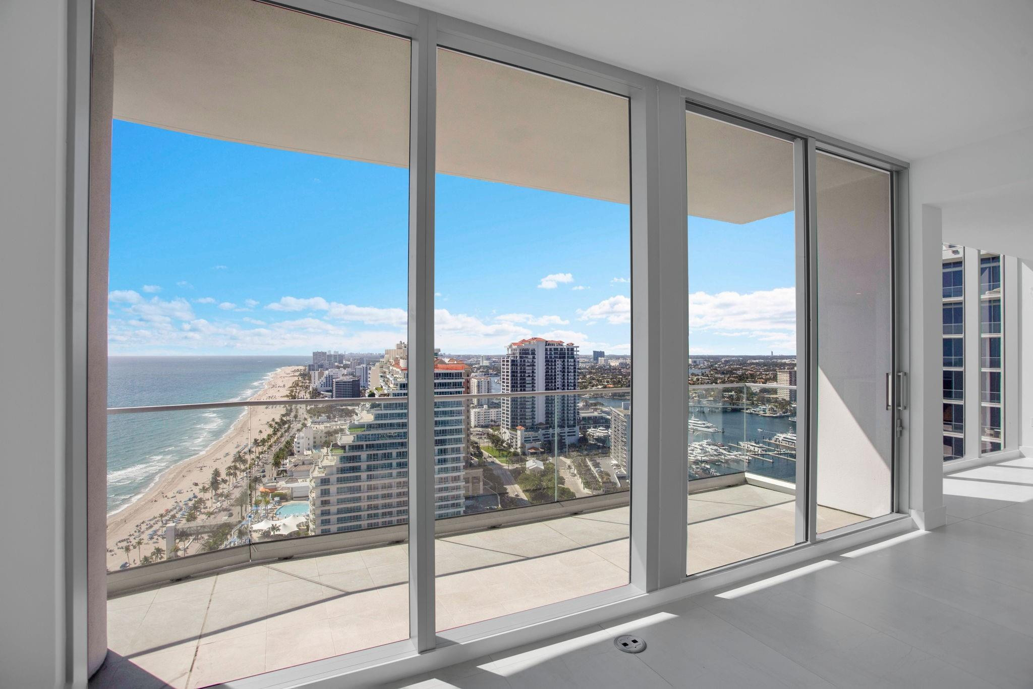 SELENE OCEANFRONT RESIDEN - Residential