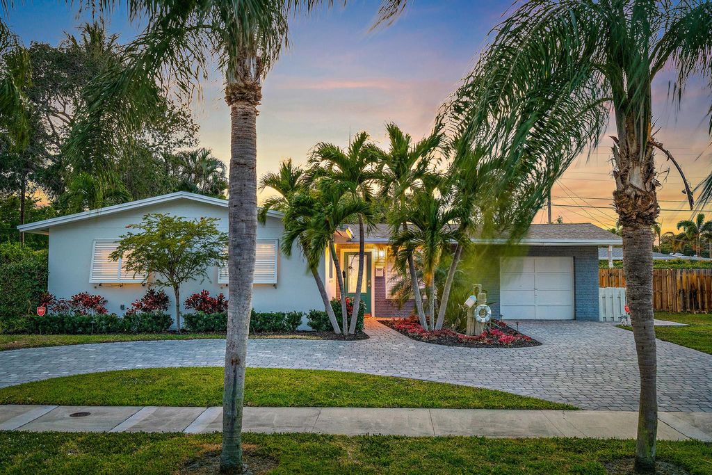 Photo of 737 Lagoon Drive, North Palm Beach, FL 33408 (MLS # R10949901)