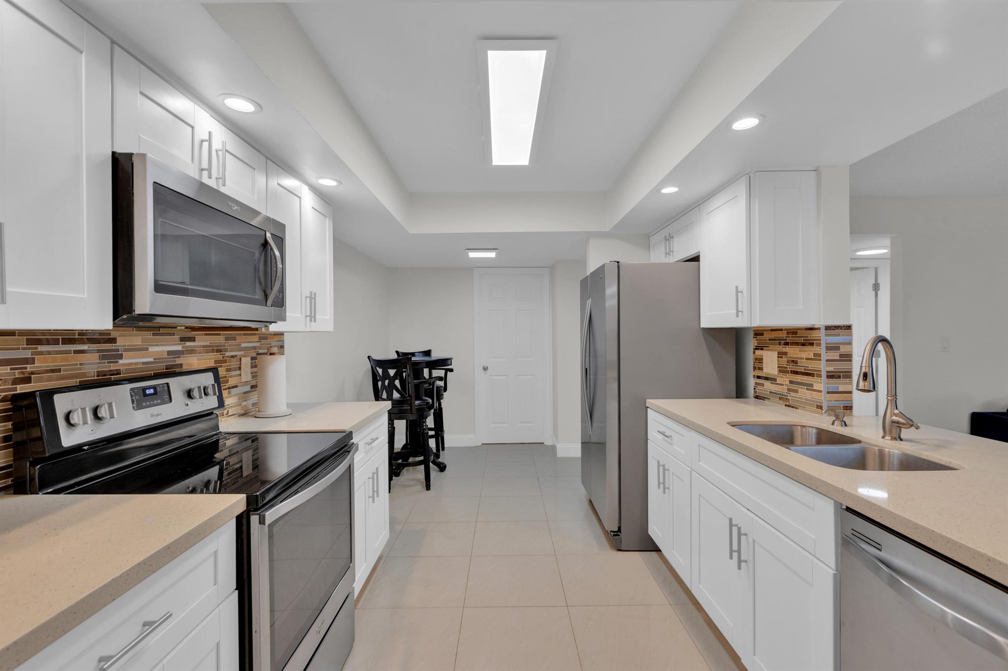 LAVERS DELRAY RACQUET CLUB CONDO - Residential Lease