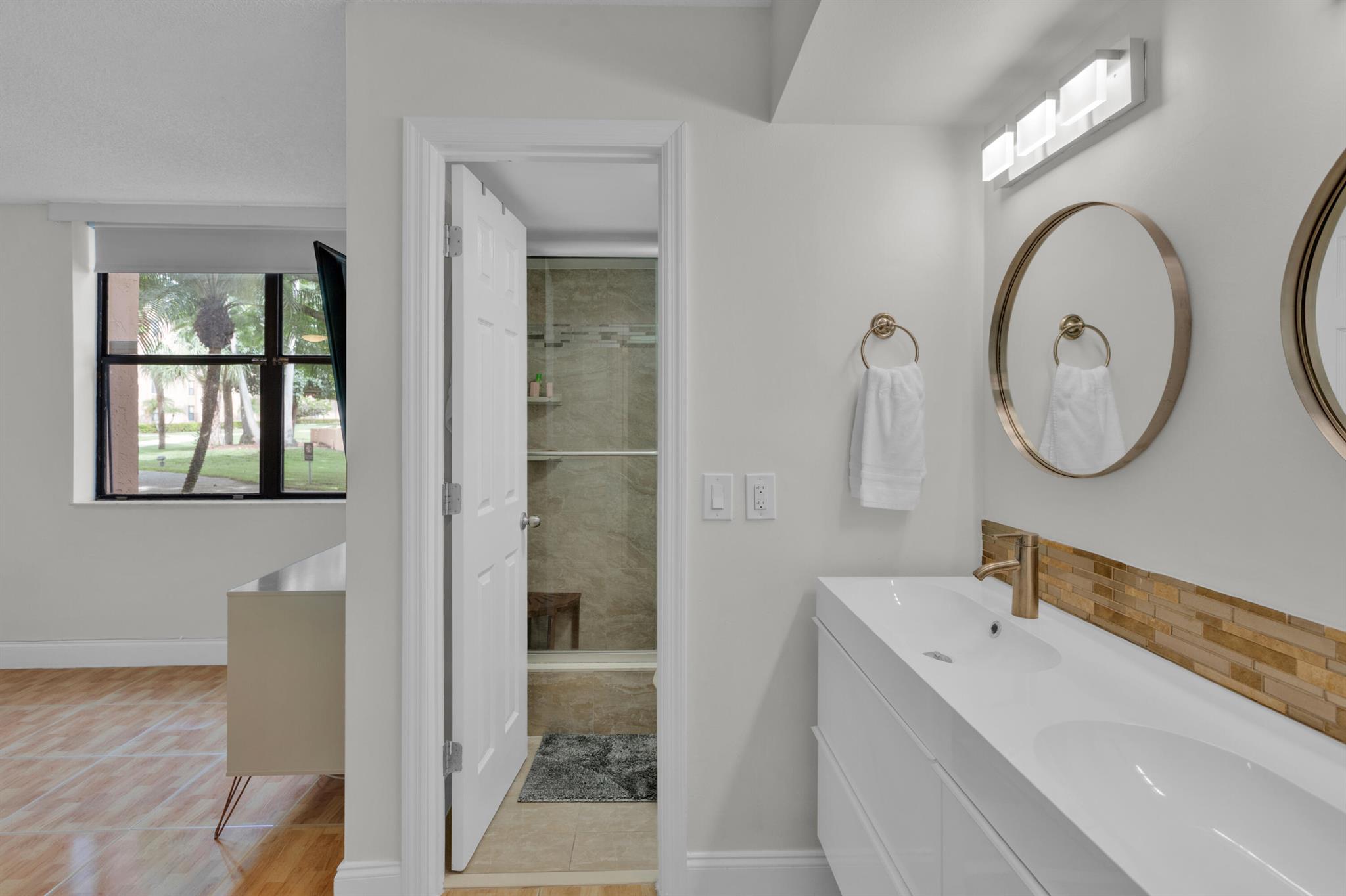 LAVERS DELRAY RACQUET CLUB CONDO - Residential Lease