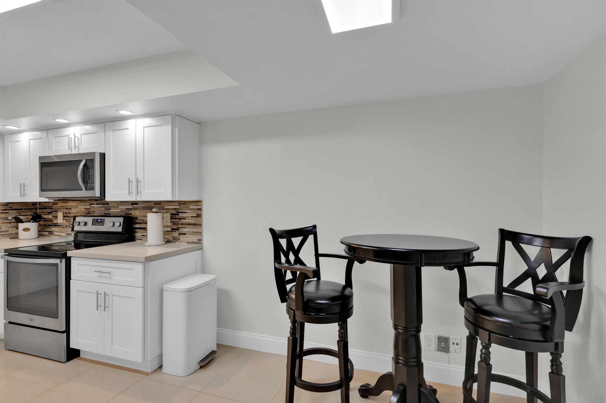 LAVERS DELRAY RACQUET CLUB CONDO - Residential Lease