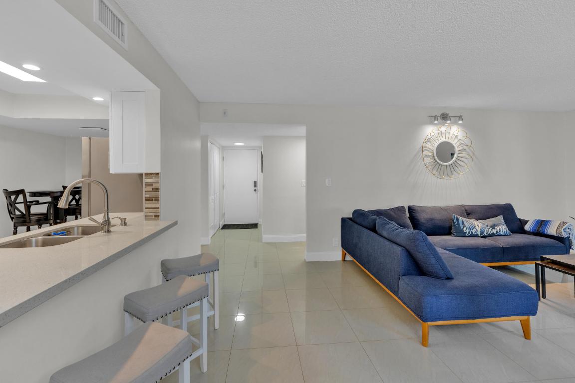 LAVERS DELRAY RACQUET CLUB CONDO - Residential Lease