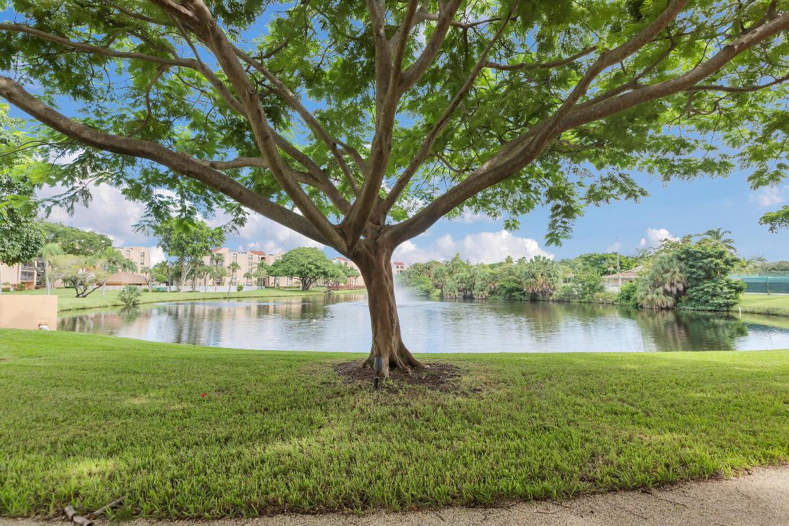 LAVERS DELRAY RACQUET CLUB CONDO - Residential Lease