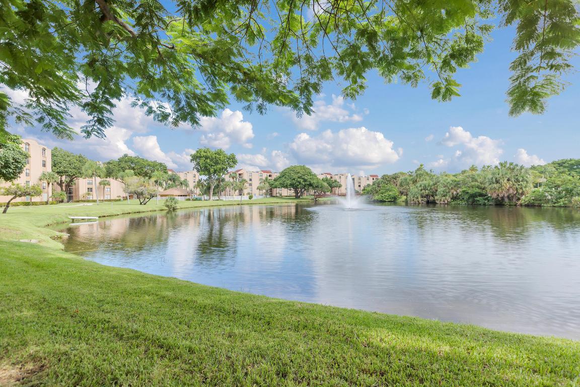 LAVERS DELRAY RACQUET CLUB CONDO - Residential Lease