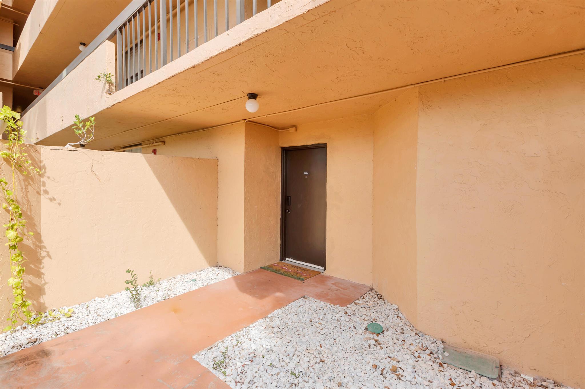 LAVERS DELRAY RACQUET CLUB CONDO - Residential Lease