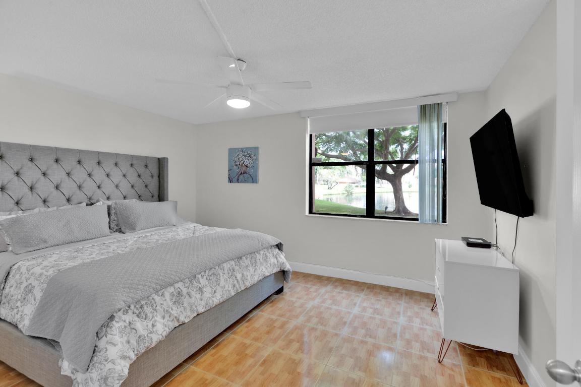 LAVERS DELRAY RACQUET CLUB CONDO - Residential Lease