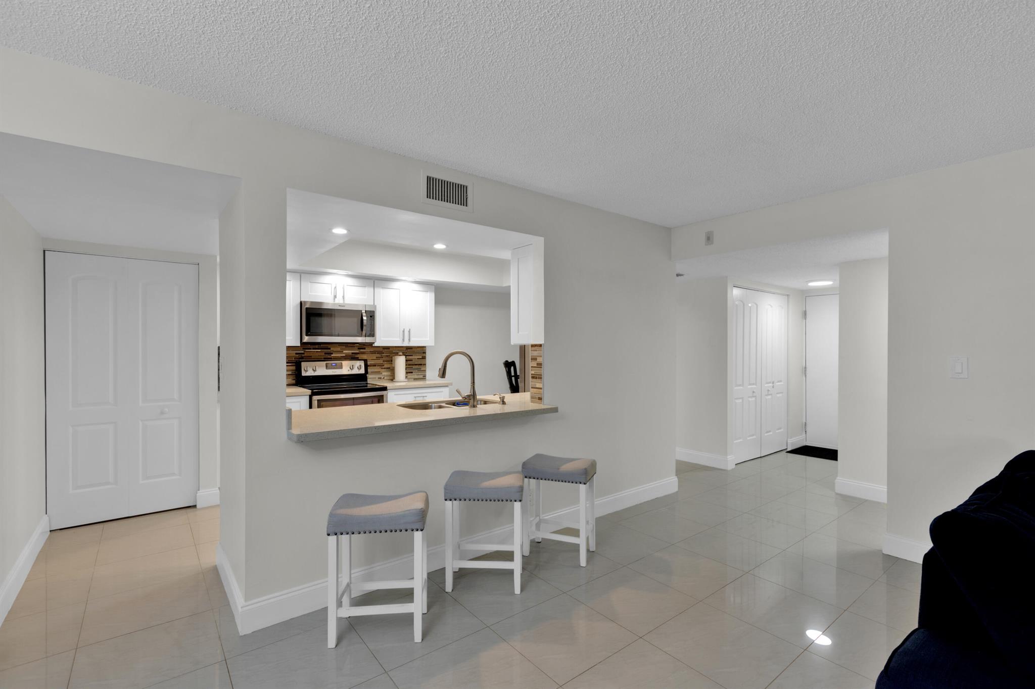 LAVERS DELRAY RACQUET CLUB CONDO - Residential Lease