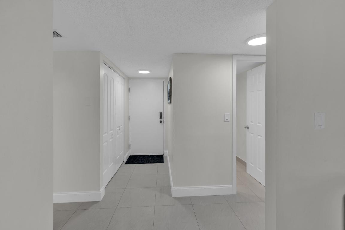 LAVERS DELRAY RACQUET CLUB CONDO - Residential Lease