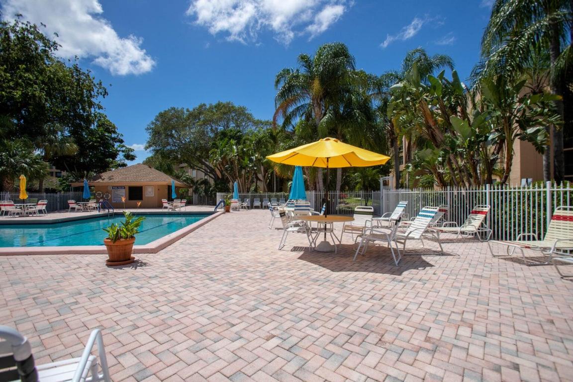 LAVERS DELRAY RACQUET CLUB CONDO - Residential Lease