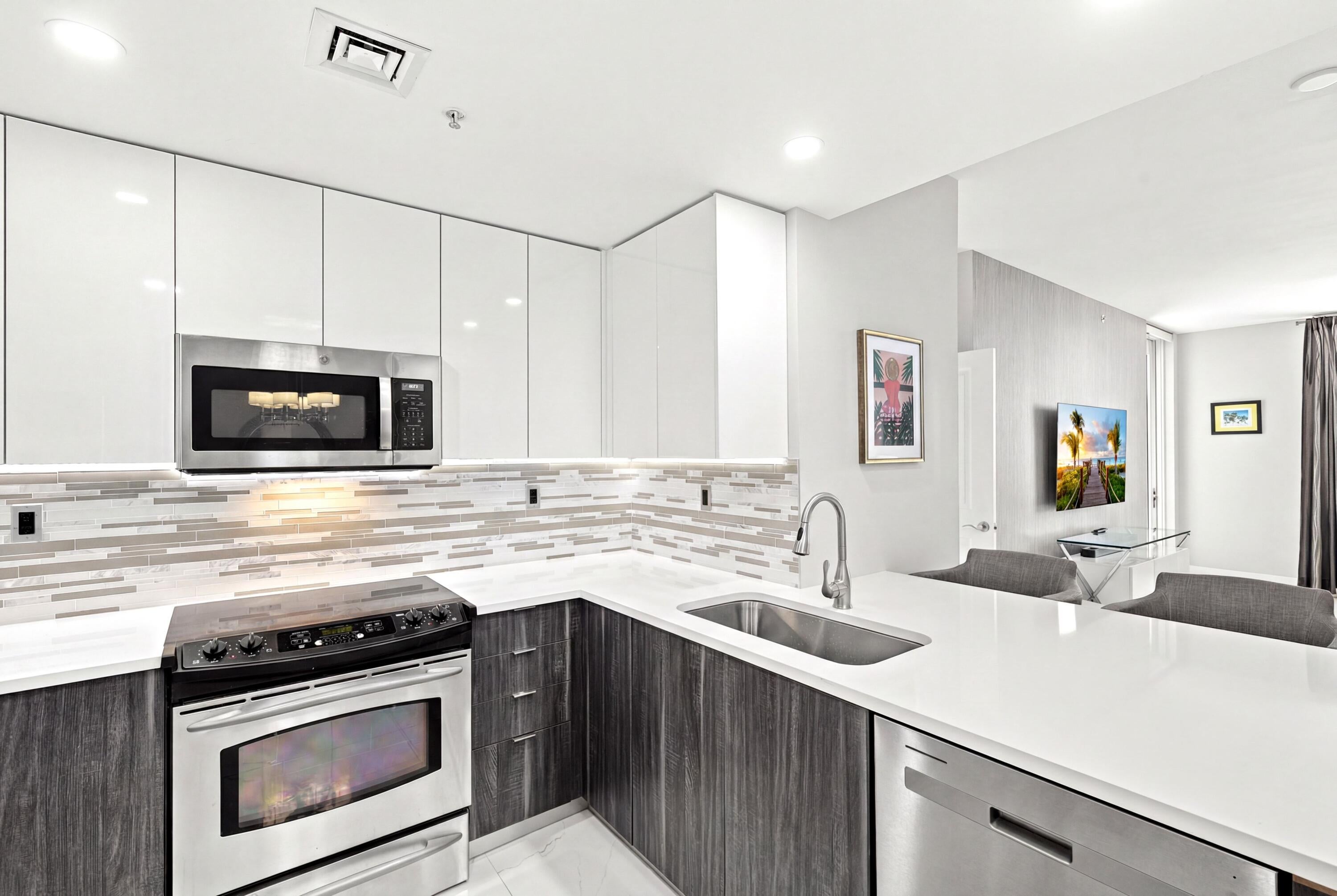 511 SE 5 Avenue 1208