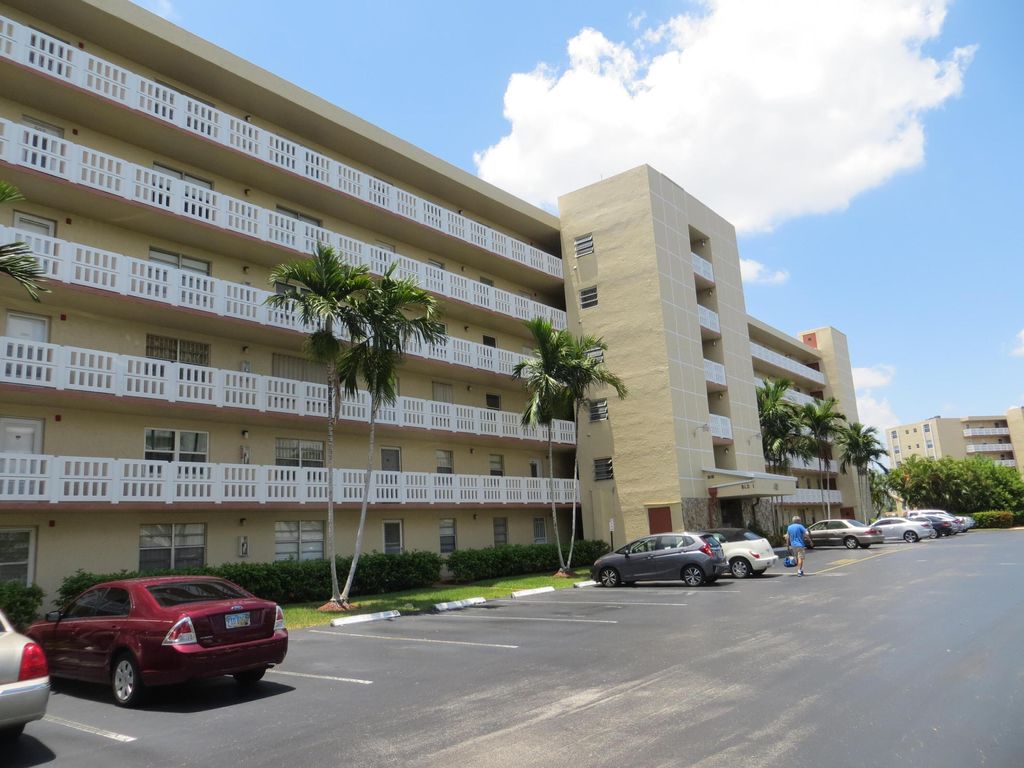 Photo of 401 SE 3rd Street #304, Dania Beach, FL 33004 (MLS # B26031092)