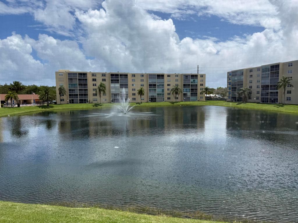 Photo of 401 SE 3rd Street #304, Dania Beach, FL 33004 (MLS # B26031092)