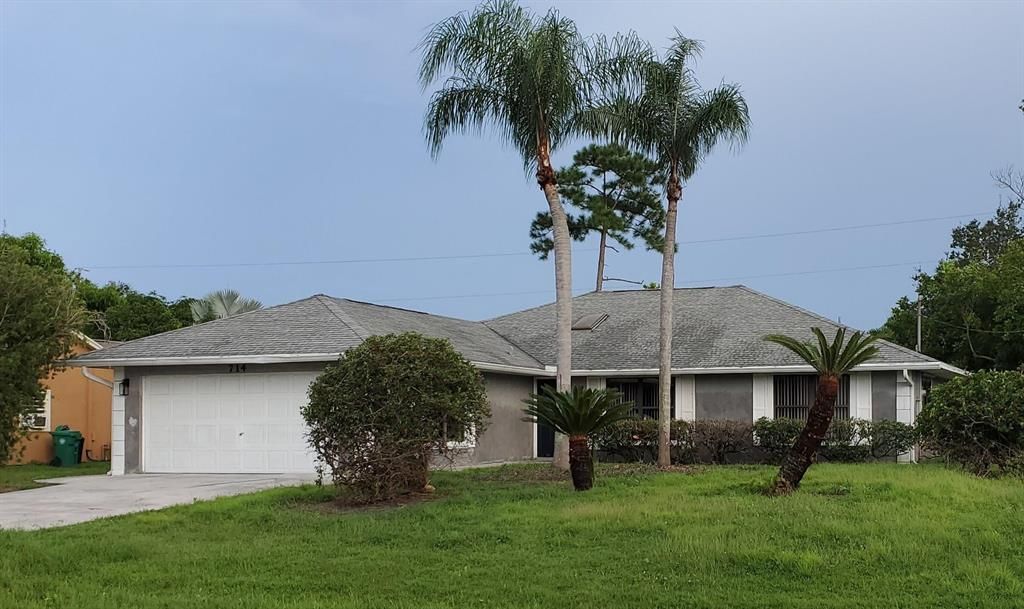 Photo of 714 SE Albatross Avenue, Port Saint Lucie, FL 34983 (MLS # R10744680)