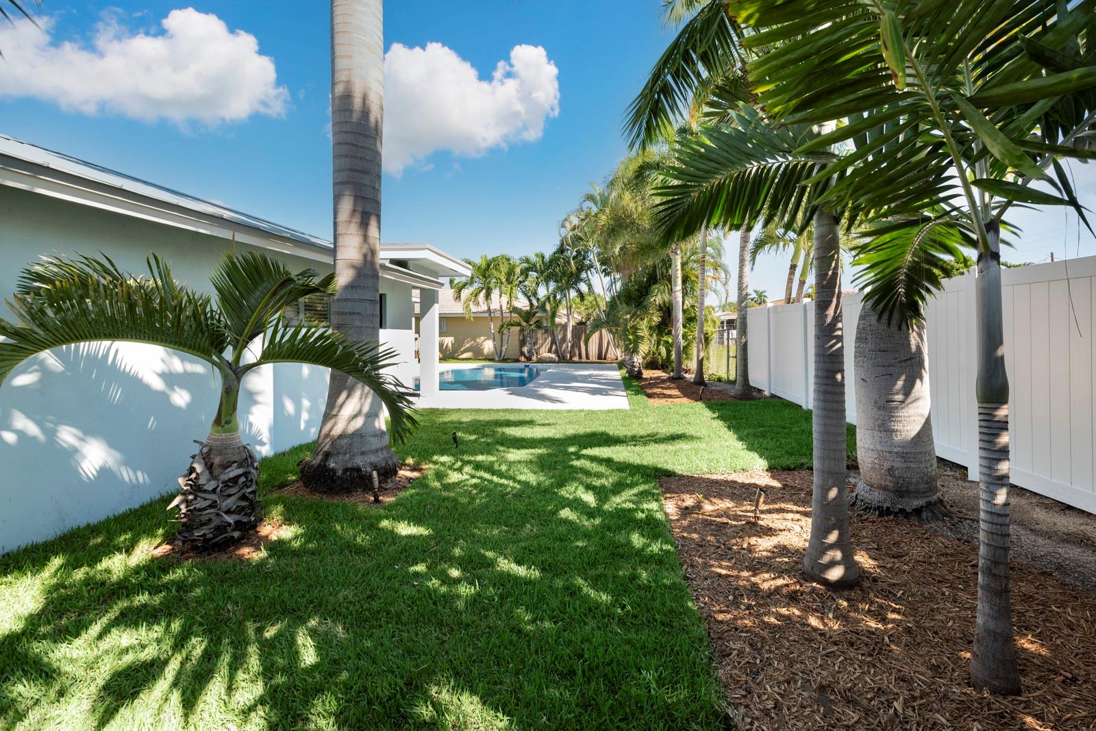 Coral Key Villas 8th Sec - Residential