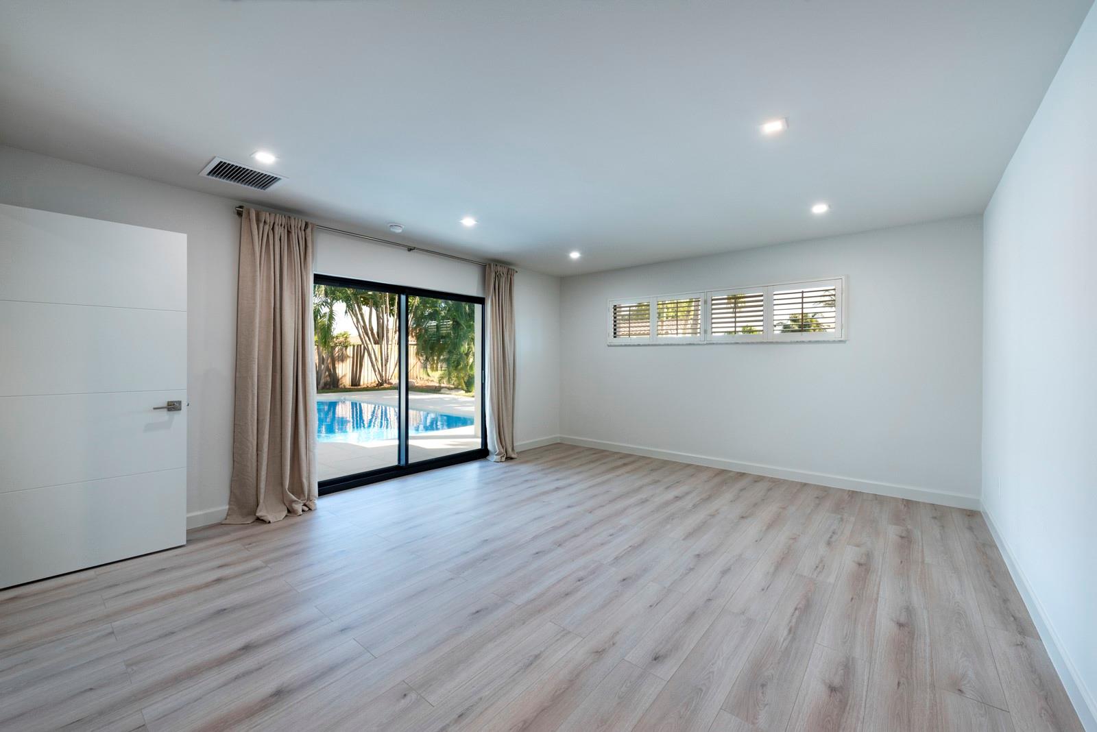 Coral Key Villas 8th Sec - Residential