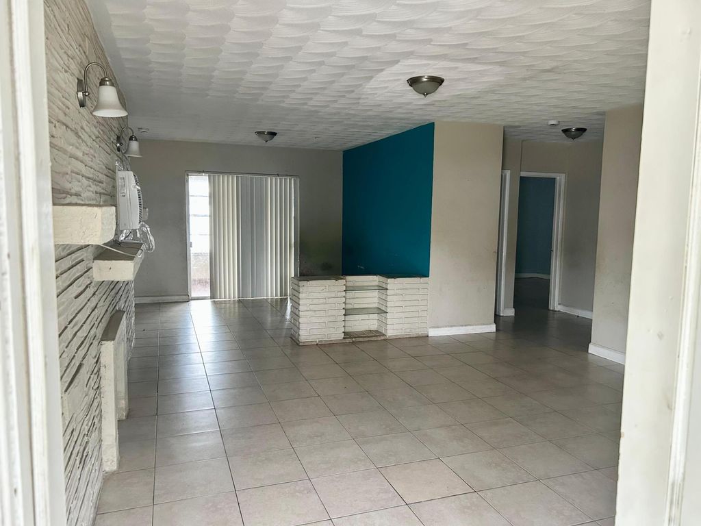 Photo of 2201 N 57th Avenue, Hollywood, FL 33021 (MLS # B26003305)