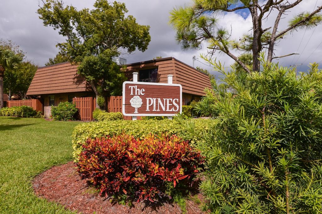 Photo of 1302 Nebraska Avenue #12c, Fort Pierce, FL 34950 (MLS # R10966522)