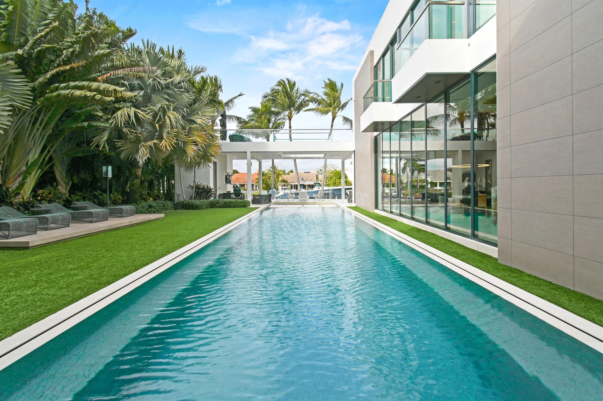 ADMIRALS COVE - Residential