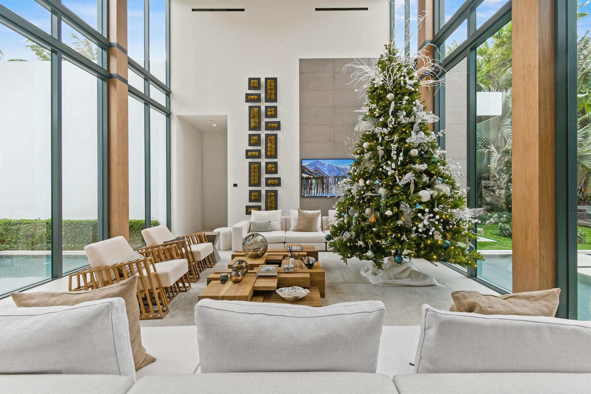 ADMIRALS COVE - Residential