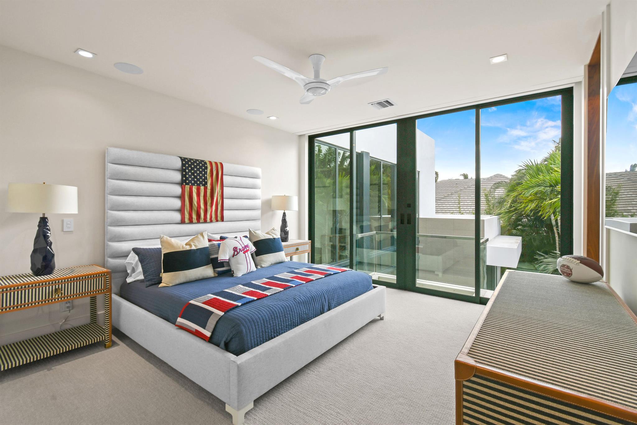 ADMIRALS COVE - Residential