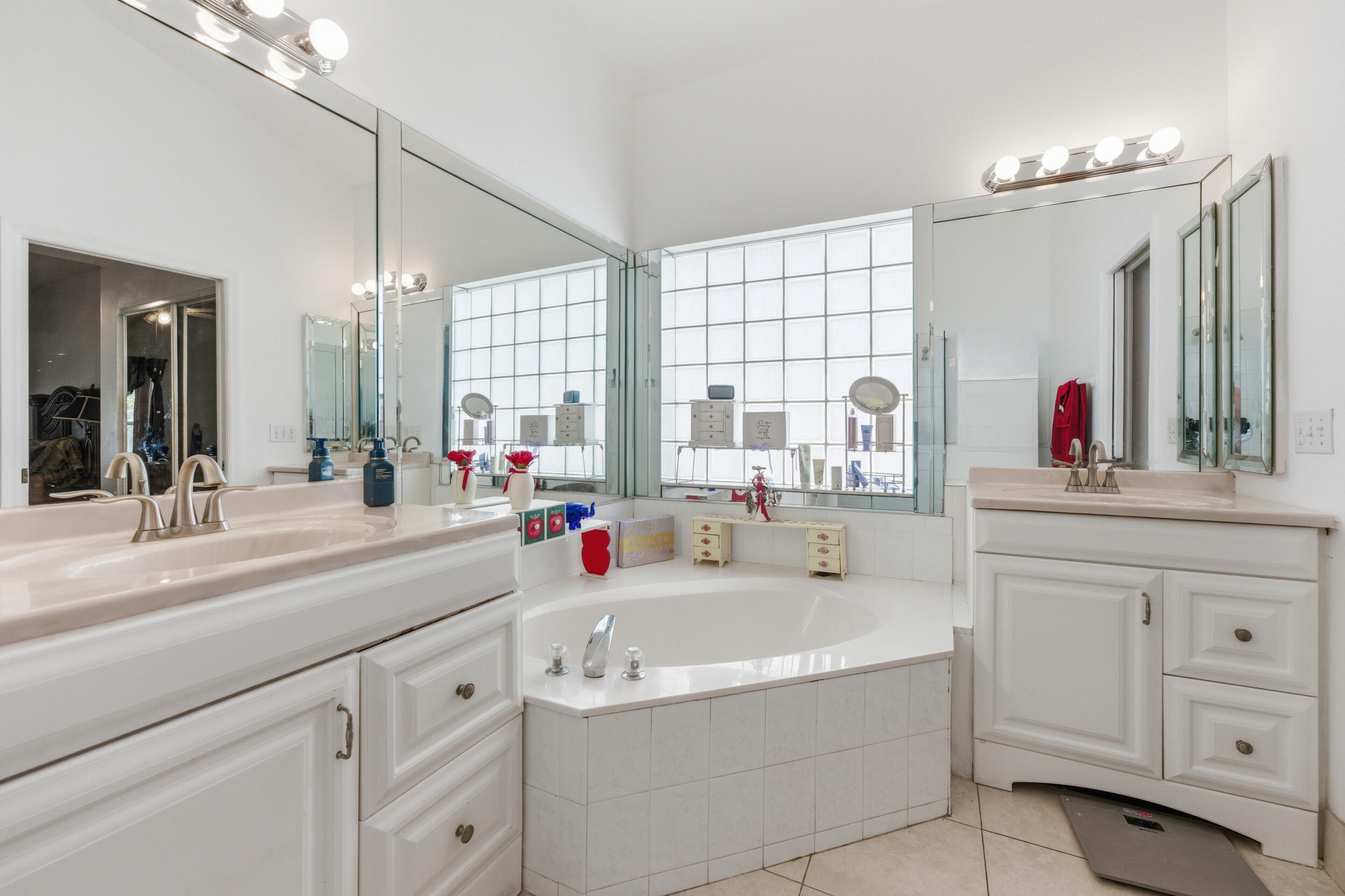 SARATOGA AT ROYAL PALM 1 - Residential