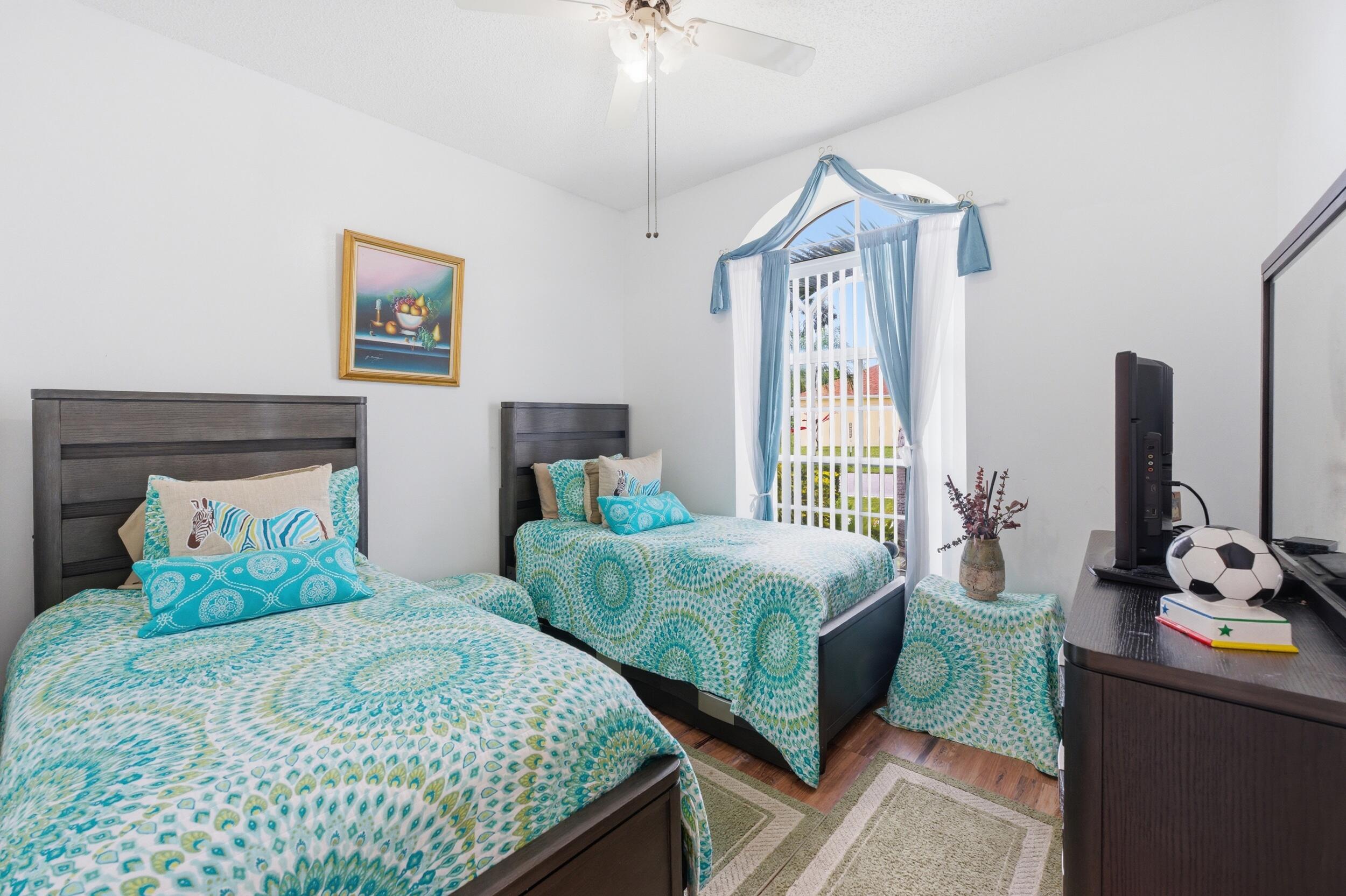 SARATOGA AT ROYAL PALM 1 - Residential