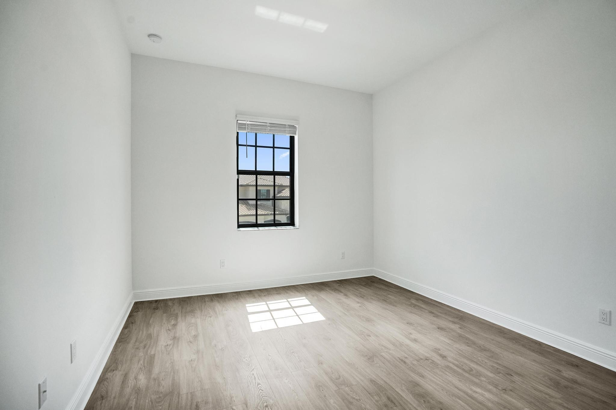 Parkland Bay 183-49 B - Residential