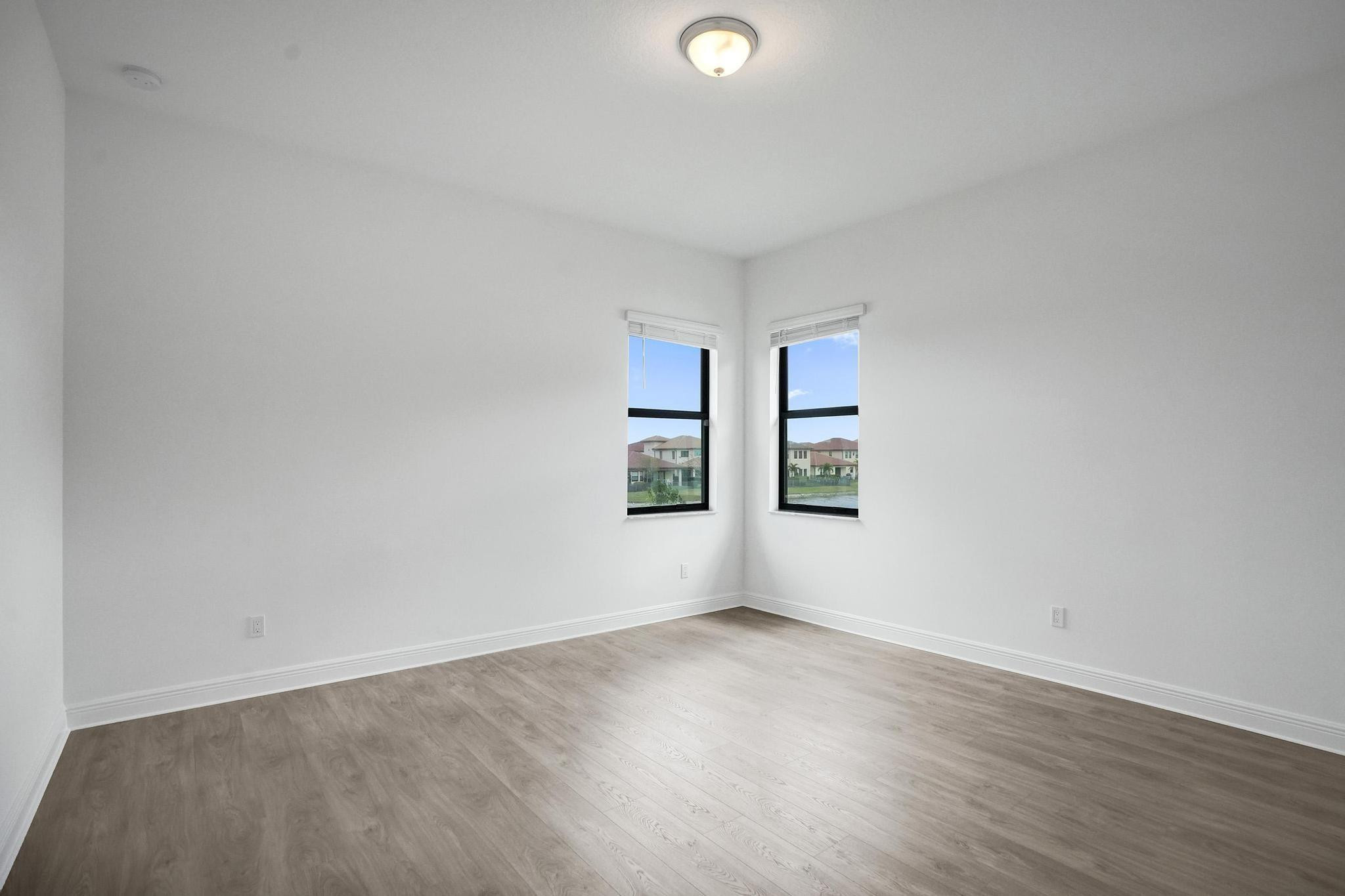 Parkland Bay 183-49 B - Residential